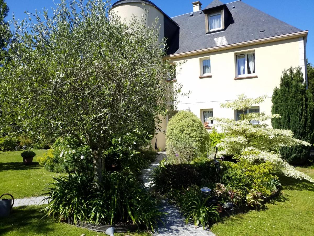 Appartements Et Gite Les Hauts De Sophia Trouville-sur-Mer Exterior foto