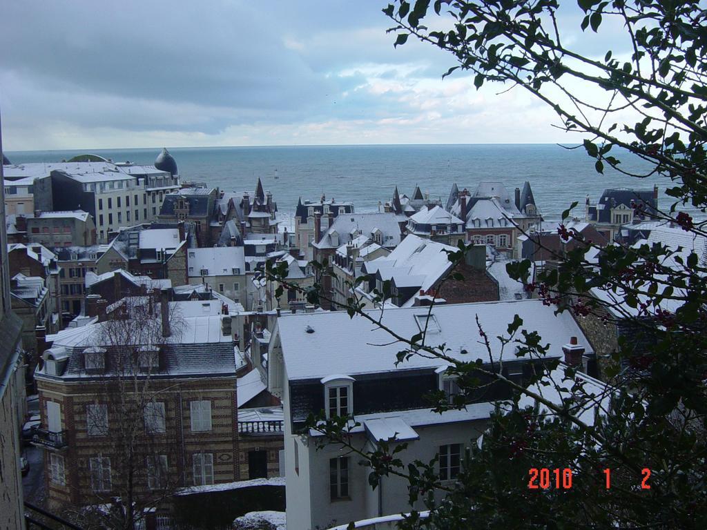 Appartements Et Gite Les Hauts De Sophia Trouville-sur-Mer Exterior foto