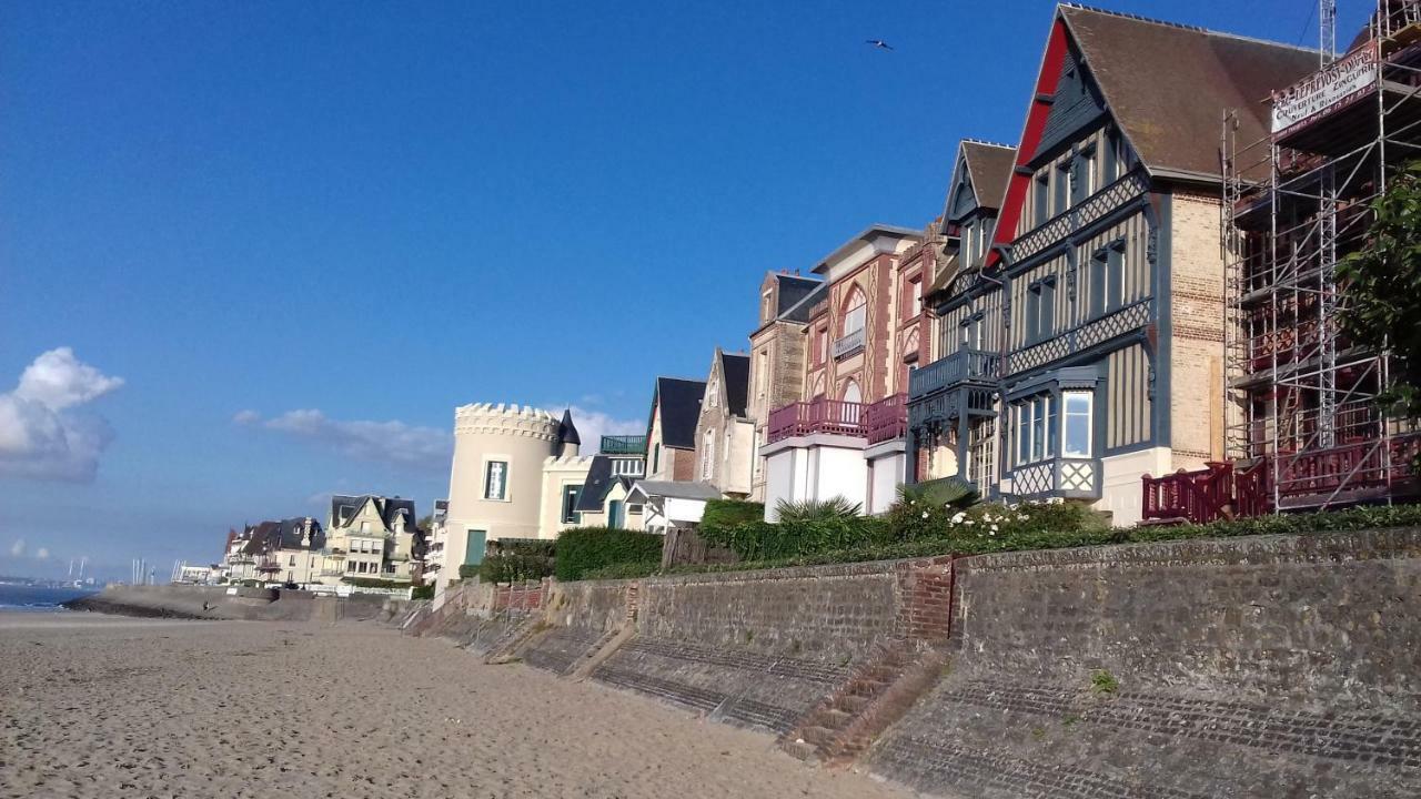 Appartements Et Gite Les Hauts De Sophia Trouville-sur-Mer Exterior foto