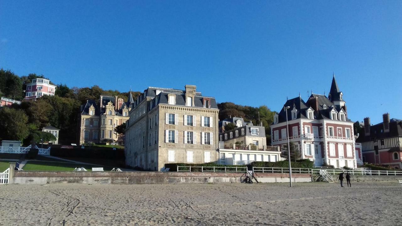 Appartements Et Gite Les Hauts De Sophia Trouville-sur-Mer Exterior foto